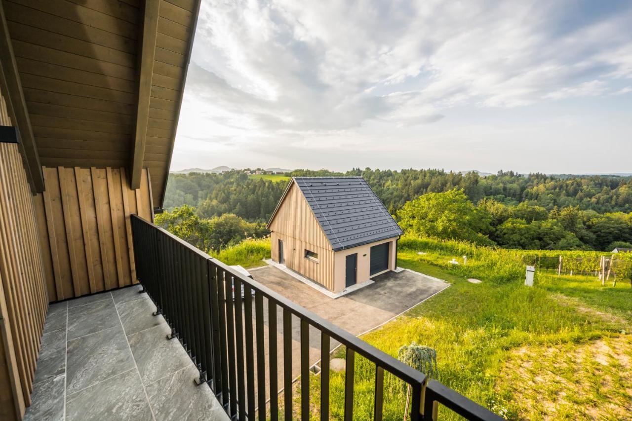 Weinzeit Chalets Gamlitz Exterior photo
